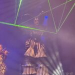 Installazione di luce con laser durante un evento — Utopia Show Art